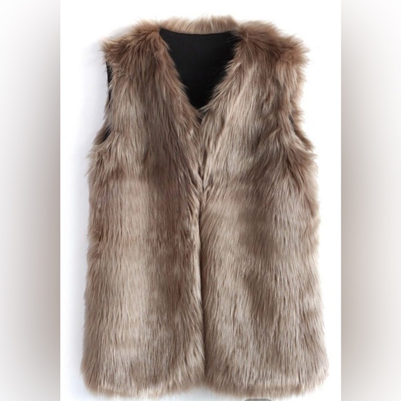 Chic Wish Other - NEW Chic Wish Mid Length Brown Faux Fur Vest Size Small